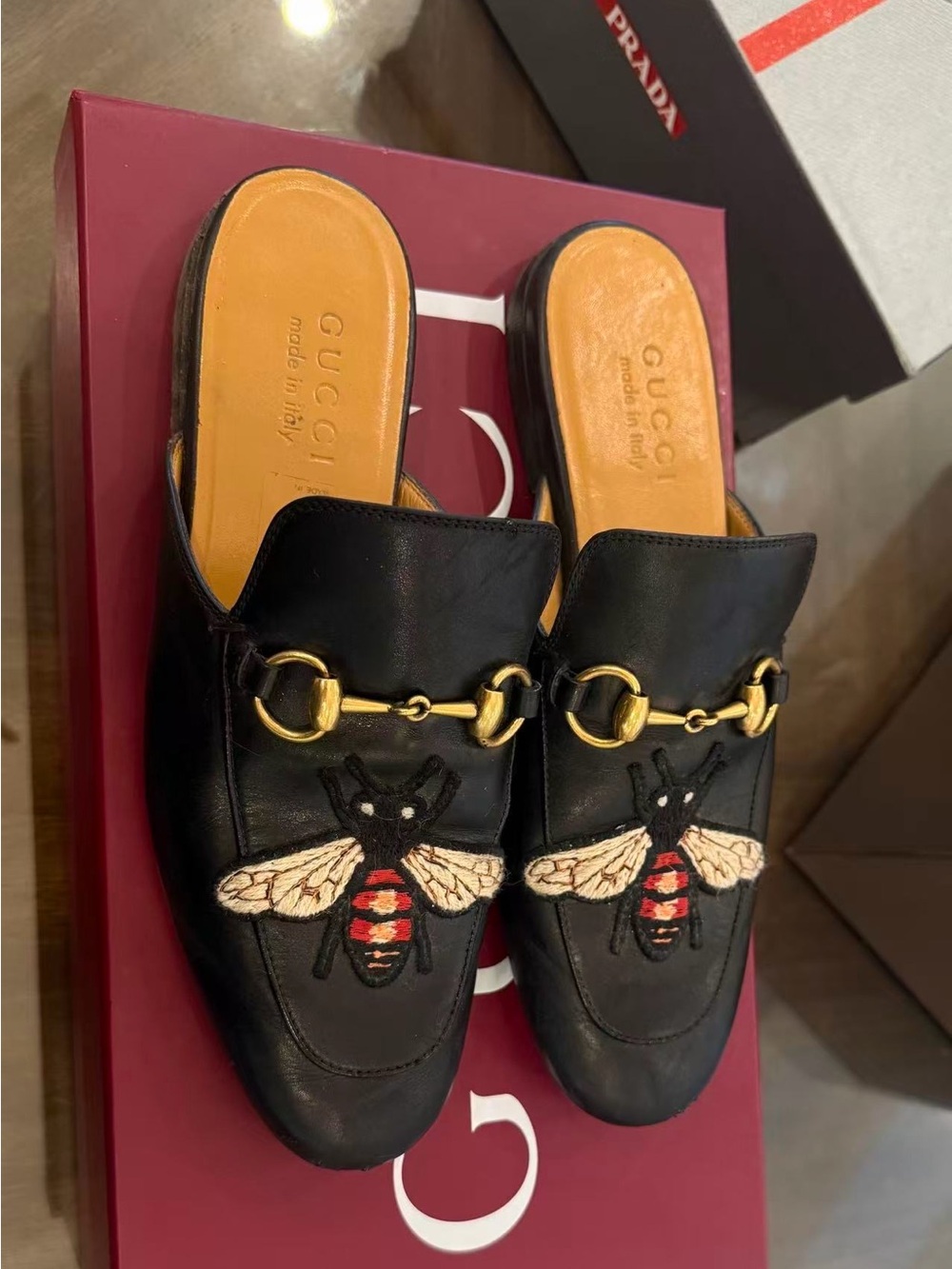 Gucci Black Leather Mules with Embroidered Bee and Gold Horsebit - Picture 1 of 4
